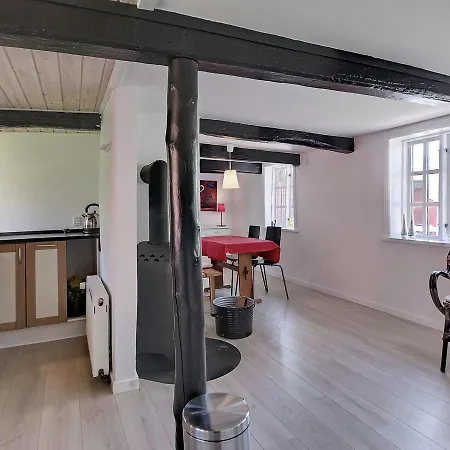 Three-bedroom Holiday In Nexo 31 * Spidsegård
